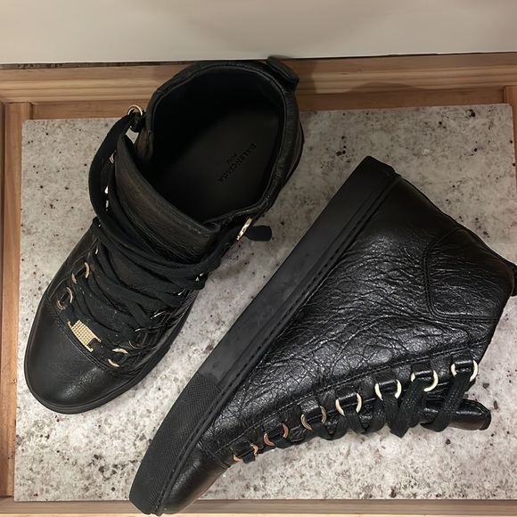 High top Balenciaga Sneakers - Picture 2 of 6